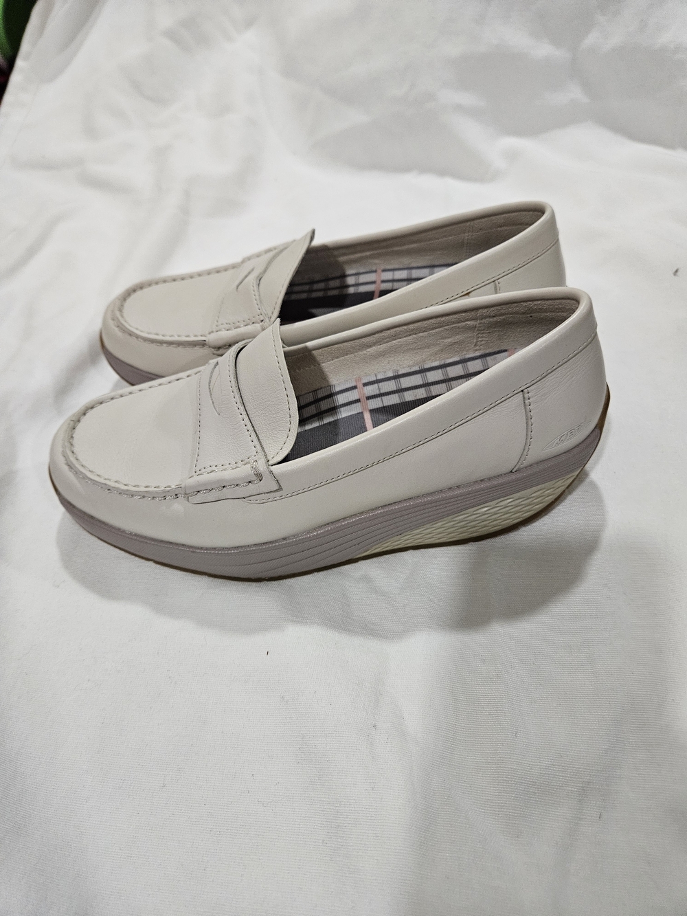 MBT Women's Kanoni Penny Moc W Moccasins 5.5